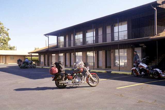 BrokenBowHotel
